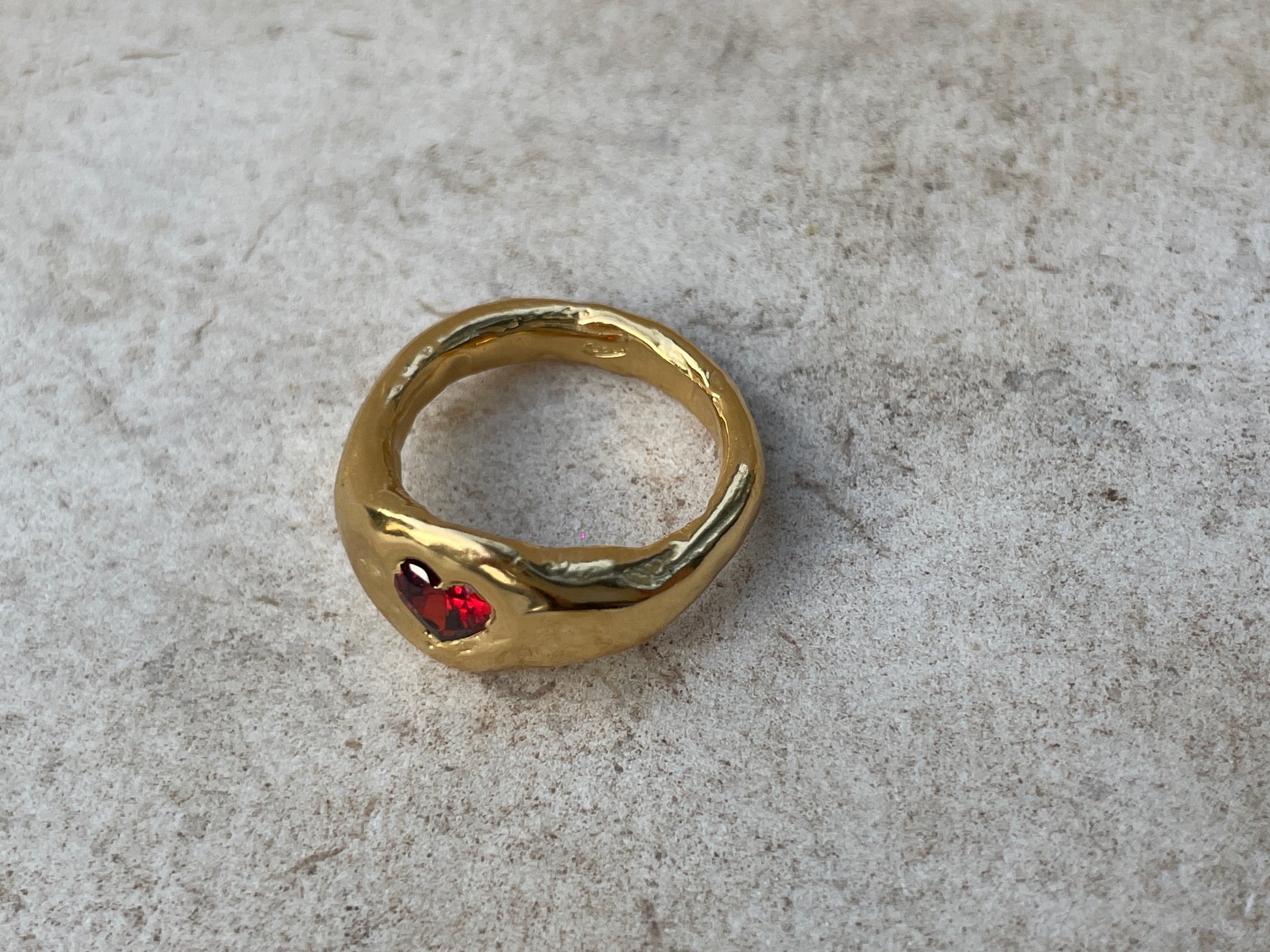 tiny heart signet ring louën jewelry