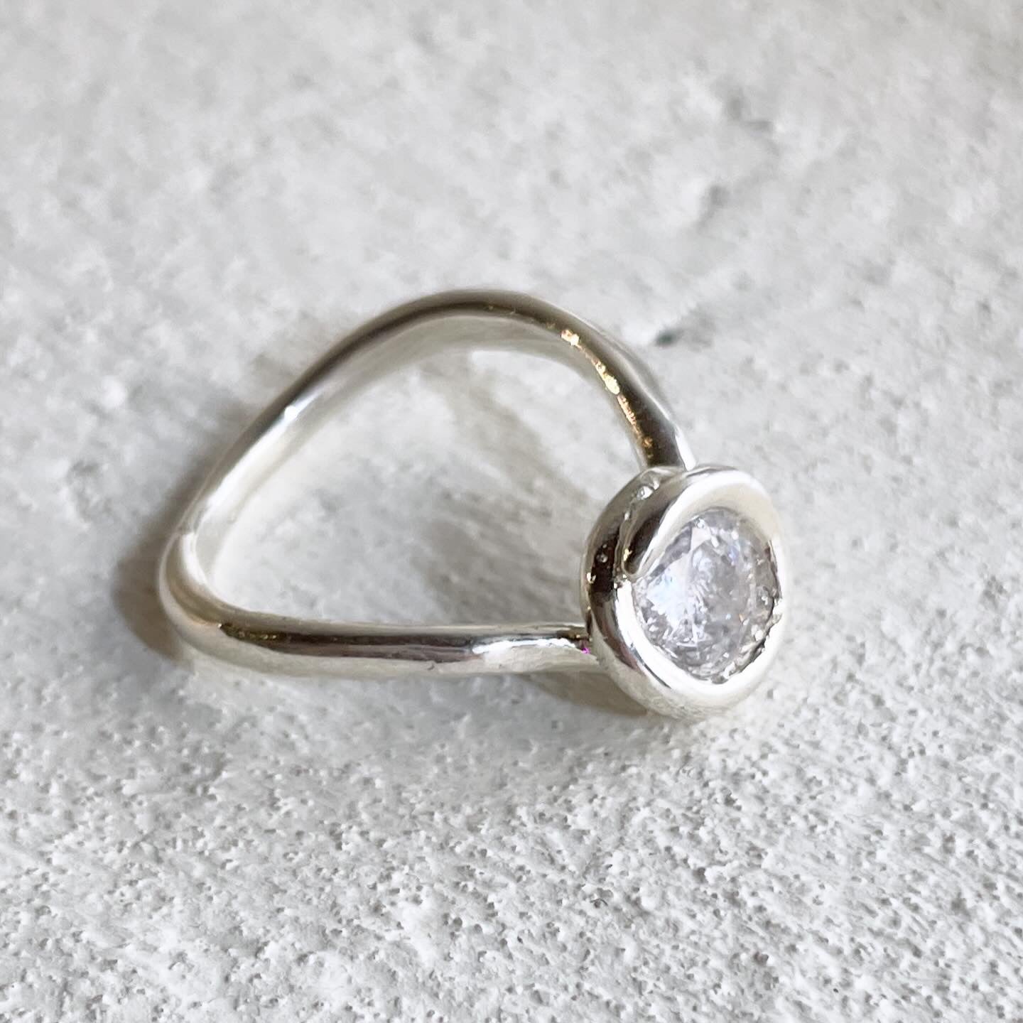 Solitaire V-shaped Stacking Ring