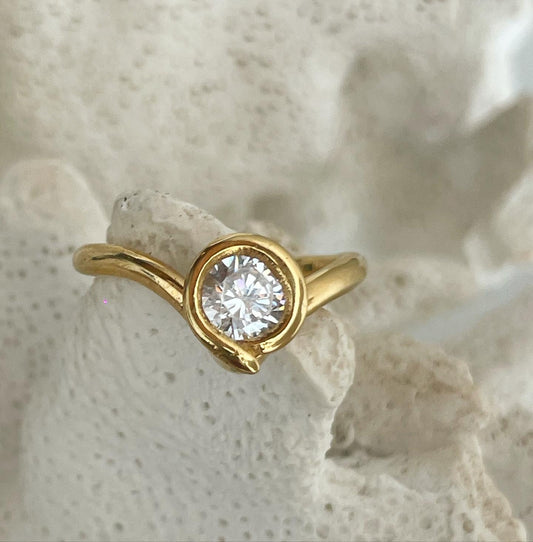 Solitaire V-shaped Stacking Ring