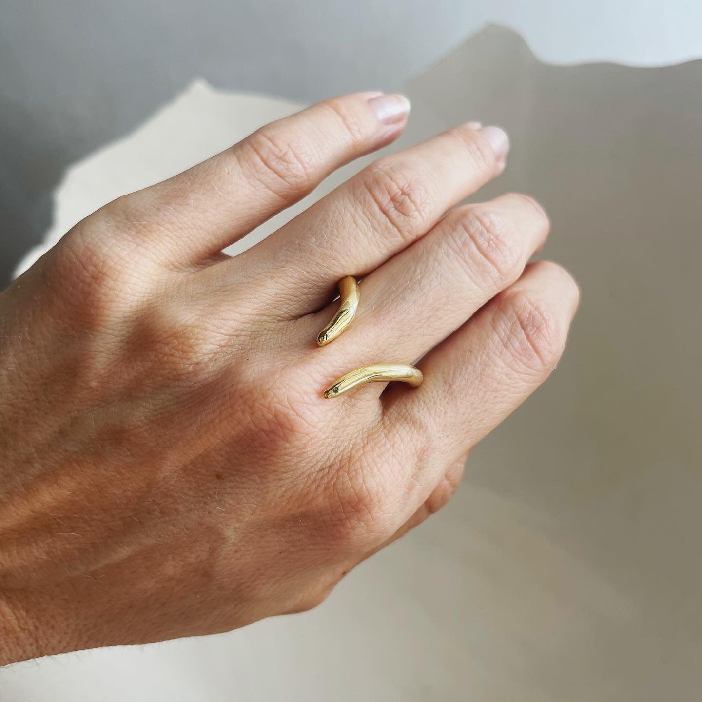 Anemone Stitch Short Thorns open Stacking Ring