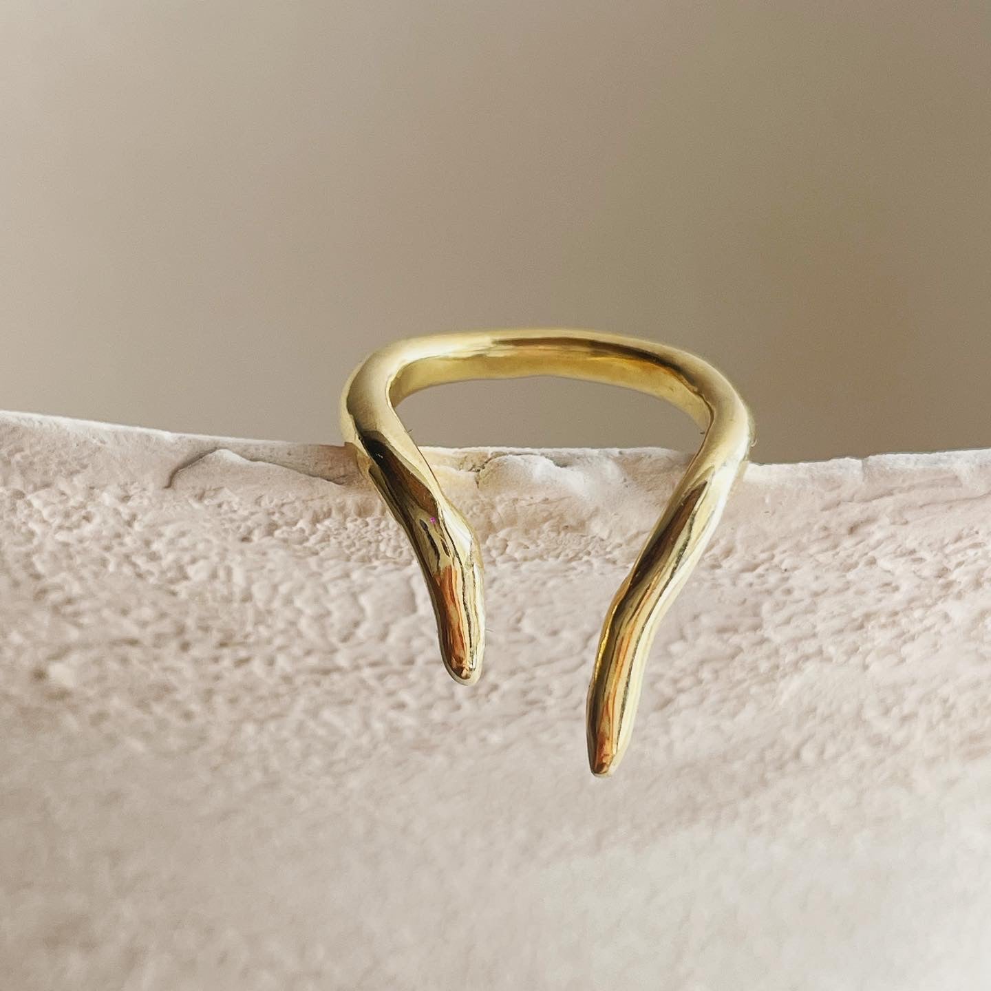 Anemone Stitch Short Thorns open Stacking Ring