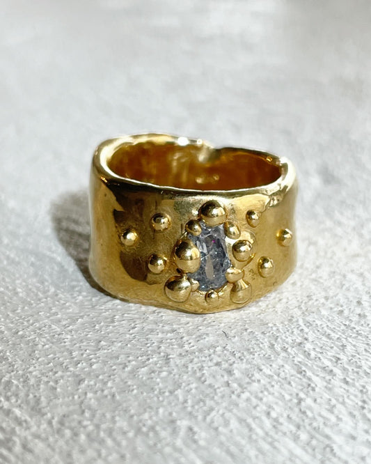Oval Galaxy on Beach broad band ring