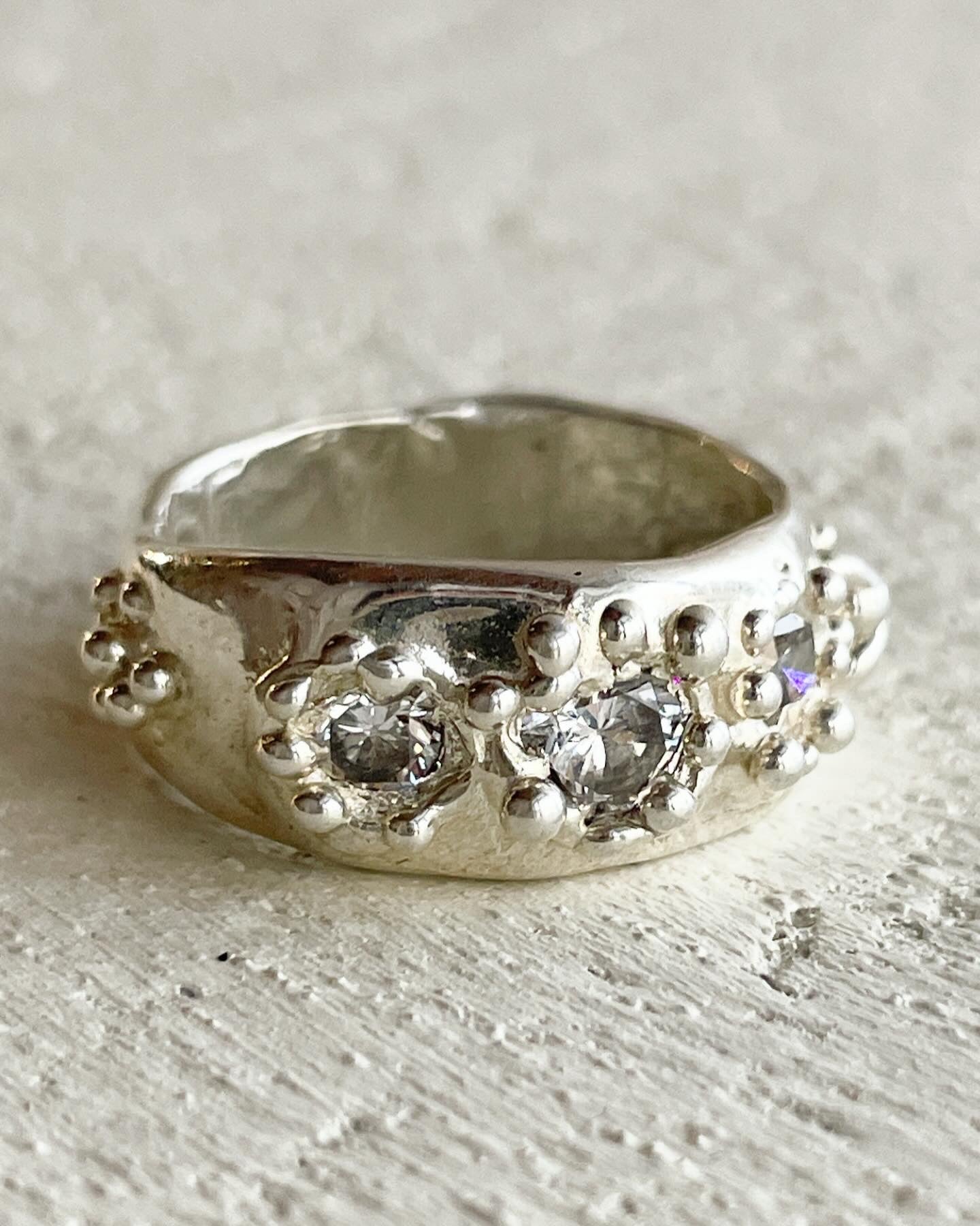 3 Stars on Beach broad band ring